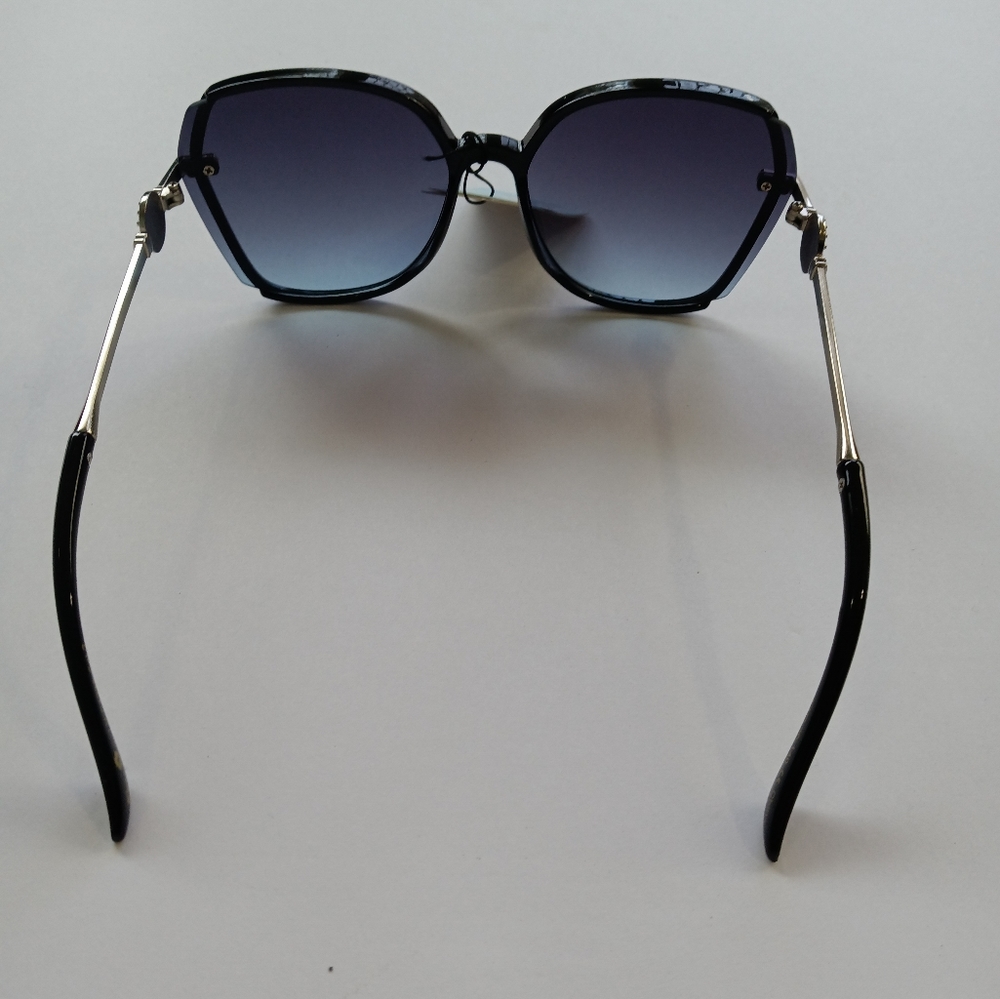 NWT Kleo  Women's Butterfly Square sunglasses - Picture 4 of 4